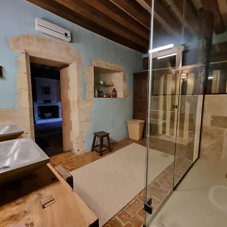 2 Dans Demeure Authentique Du Xvème 3* Saint-Longis