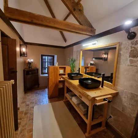 Bed & Breakfast 2 Dans Demeure Authentique Du Xvème 3*