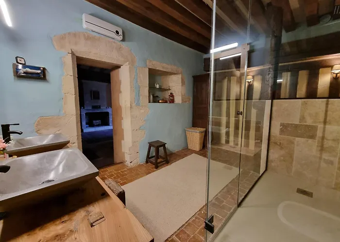 2 Dans Demeure Authentique Du Xveme 3* Saint-Longis