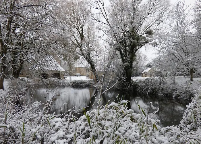 2 Dans Demeure Authentique Du Xveme לינה וארוחת בוקר Saint-Longis