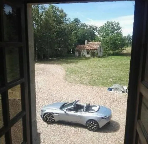 2 Dans Demeure Authentique Du Xveme 3* Saint-Longis